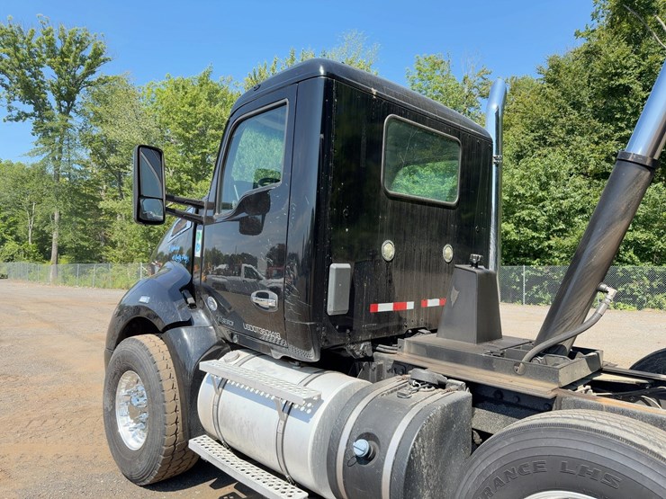 2018-kenworth-t680-image-12