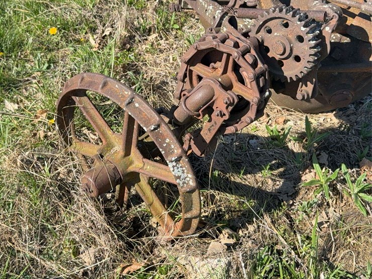 oliver-three-blade-pull-type-disk-plow-image-9