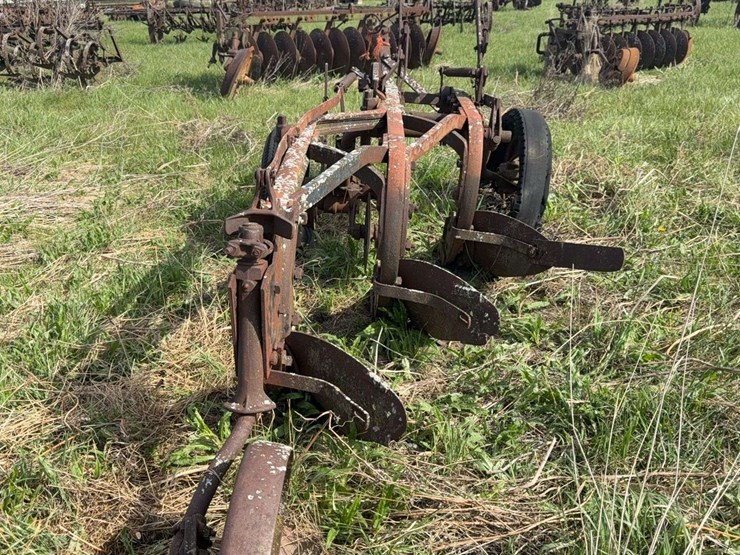 massey-ferguson-12-image-4
