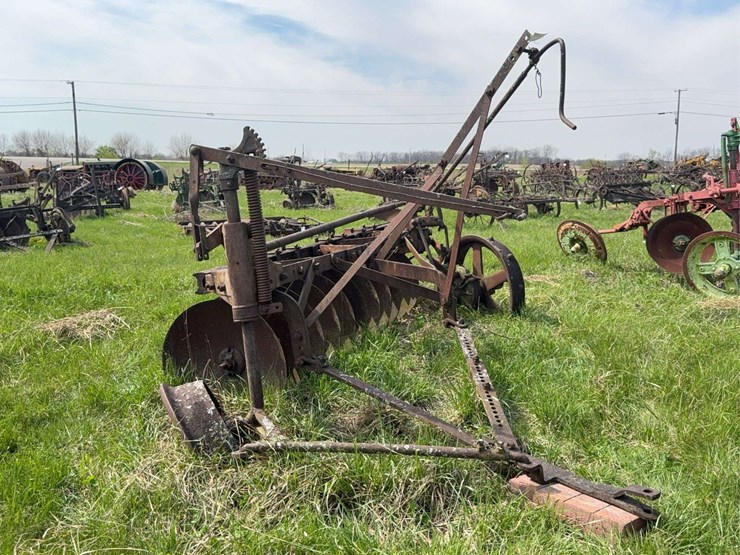 case-8’-disk-plow-image-1