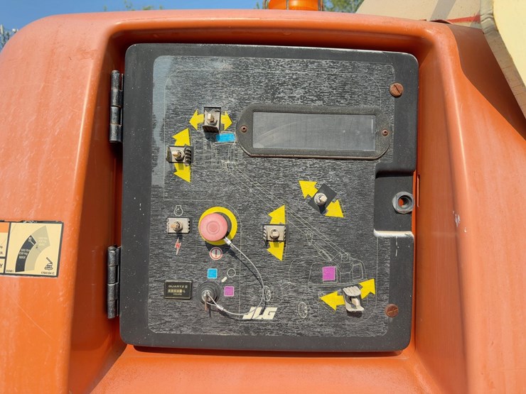 2004-jlg-400s-image-16