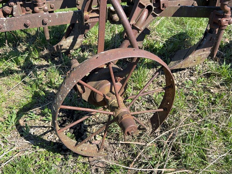 oliver-four-bottom-plow-image-12