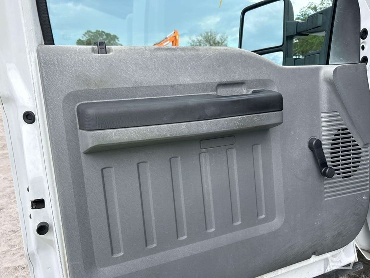 2011-ford-f250-image-12