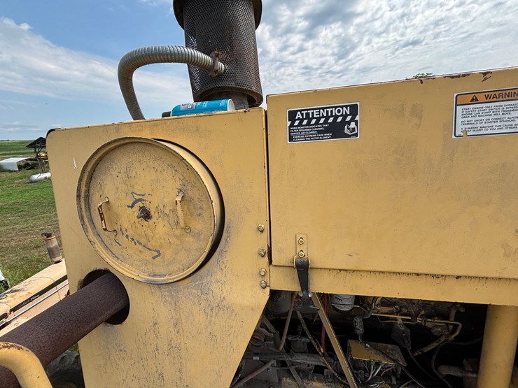 new-holland-tr98-image-58