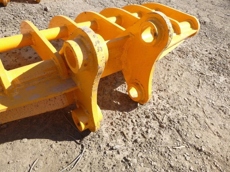caterpillar-303-image-5