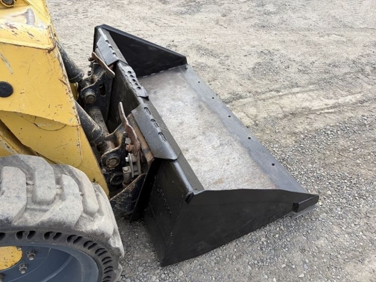 yanmar-s220r-image-9