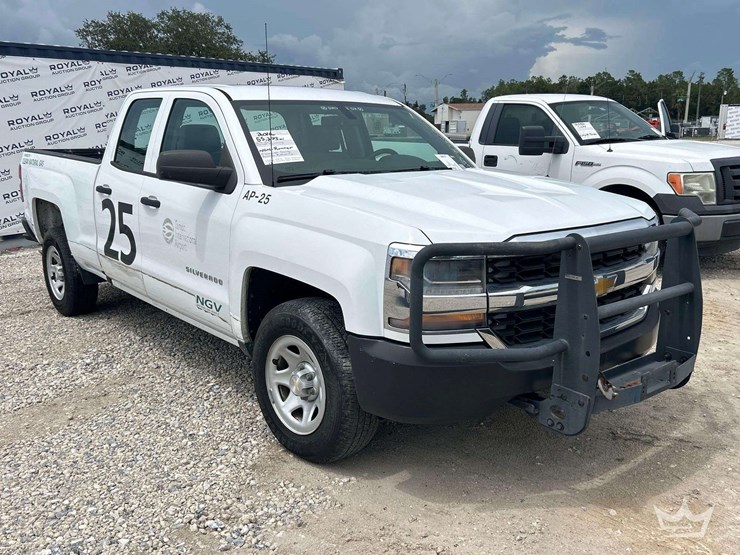 2016-chevrolet-silverado-1500-image-2