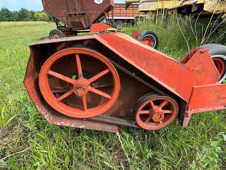 #2625-•-brady-144-(4)-row-stock-chopper-image-17