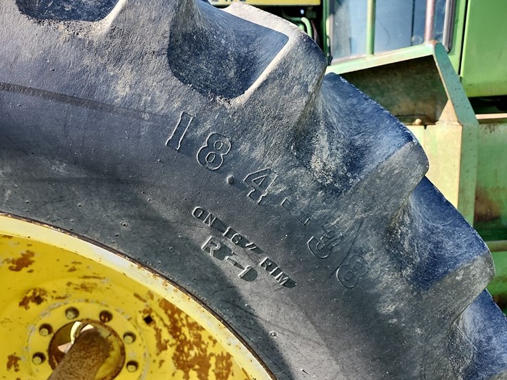 1976-john-deere-8430-image-4