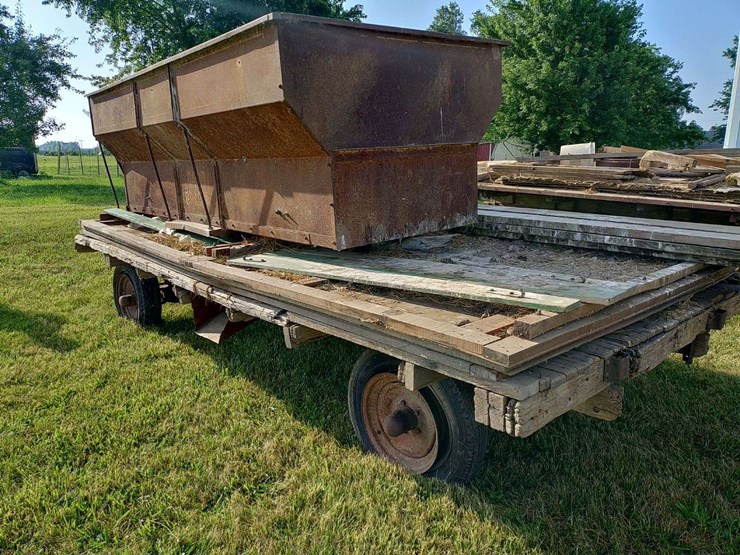 wagon-with-flare-box-image-2