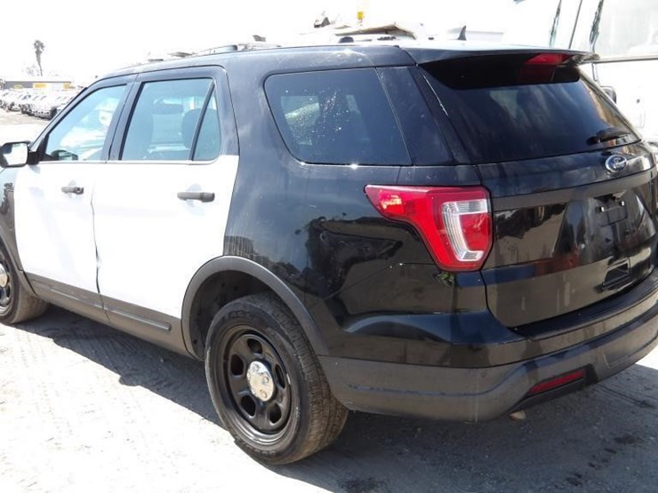 2019-ford-explorer-image-5