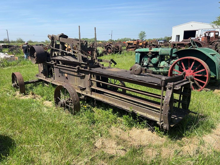 case-bale-press-image-7