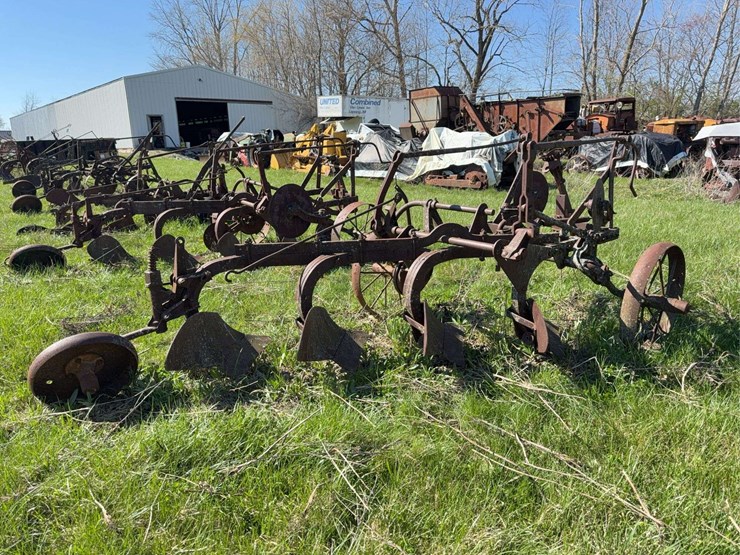 oliver-four-bottom-plow-image-2