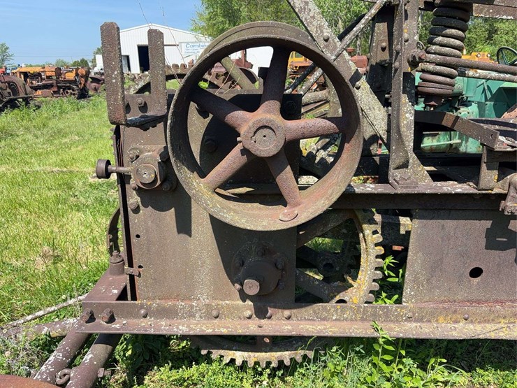 case-bale-press-image-18