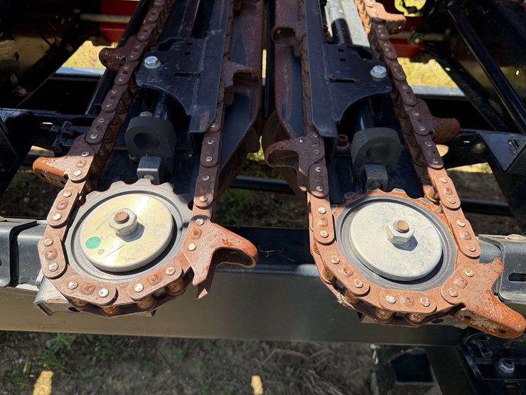 case-4412-12-row-corn-head-image-27