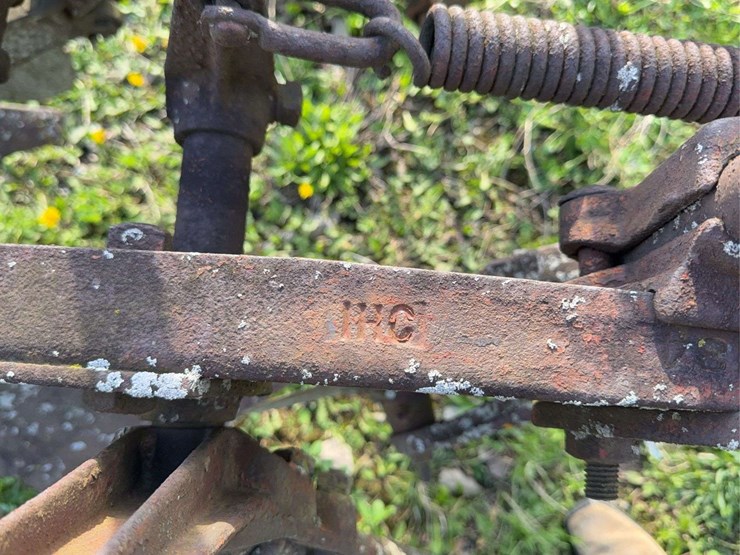 ihc-3-bottom-plow-image-13