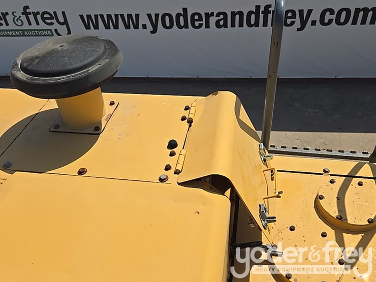 2011-deere-450d-lc-image-57