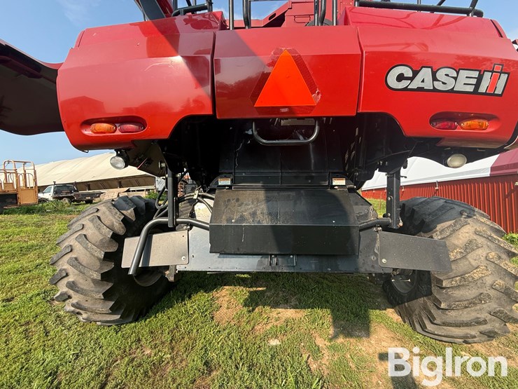 2010-case-ih-8120-image-11
