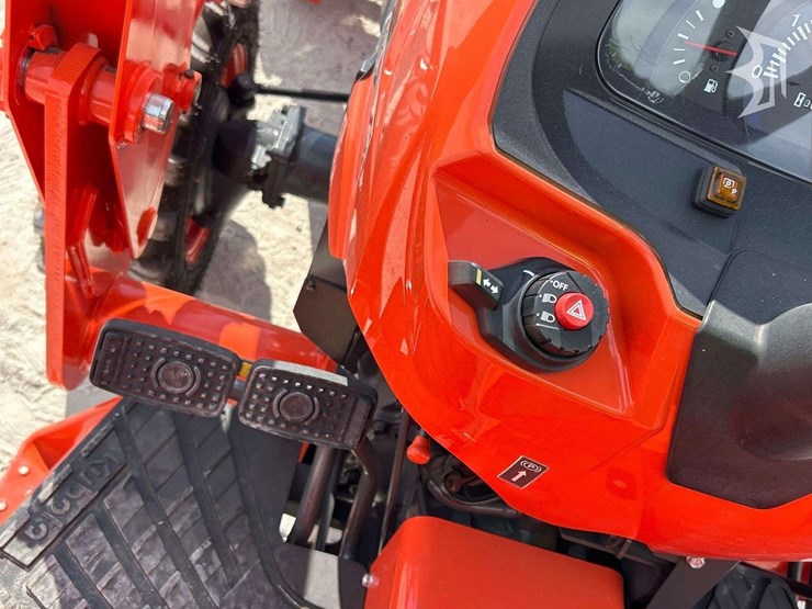 2024-kubota-l2502hst-image-33