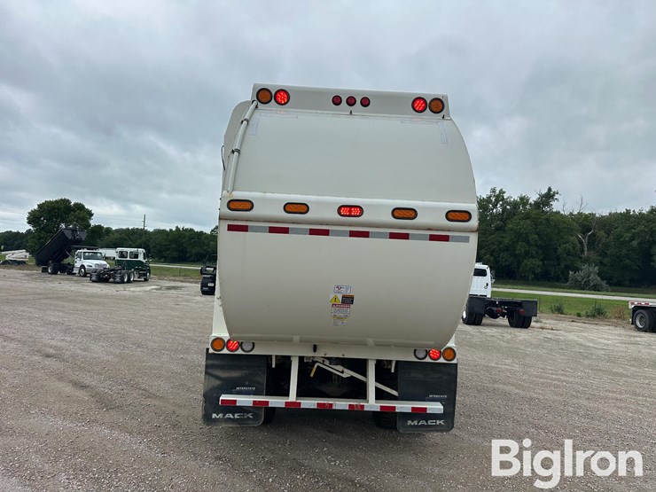 2024-mack-lr64-loadmaster-sideloader-t/a-garbage-truck-image-6
