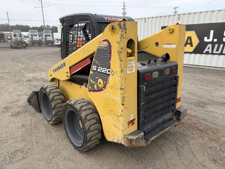 yanmar-s220r-image-6