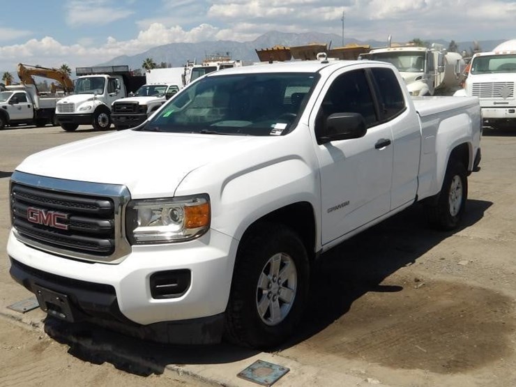 2016-gmc-canyon-image-1