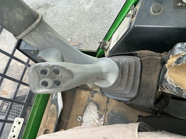 2015-deere-335d-image-20