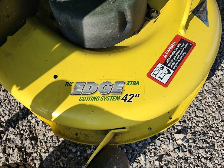 john-deere-x304-image-4