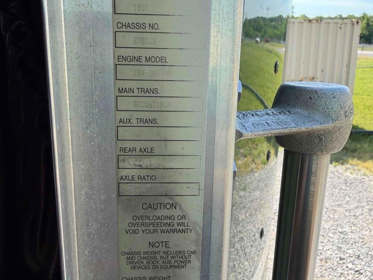 2001-kenworth-t800-image-24