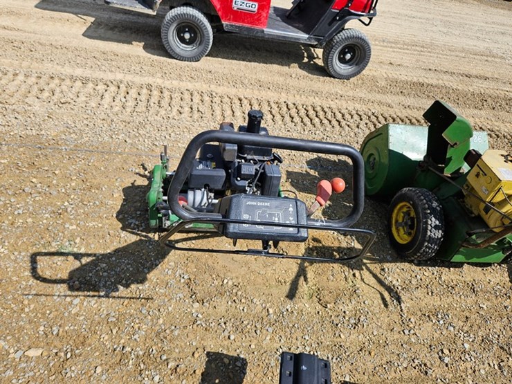 #30-•-john-deere-220a-greens-mower-image-4