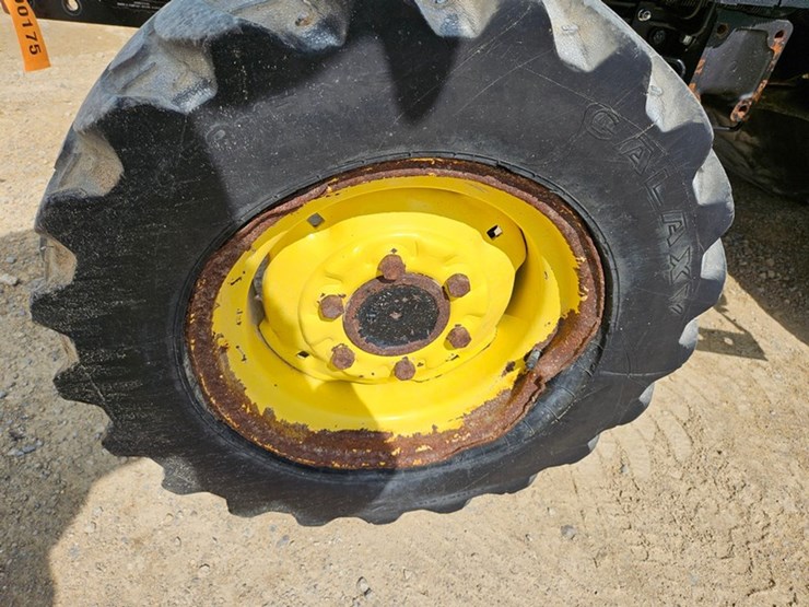 #175-•-john-deere-3032-4x4-tractor-image-11
