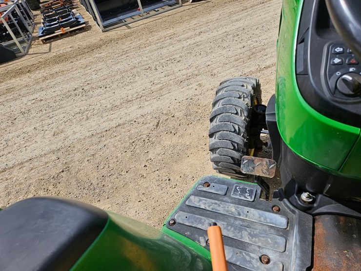 #175-•-john-deere-3032-4x4-tractor-image-27