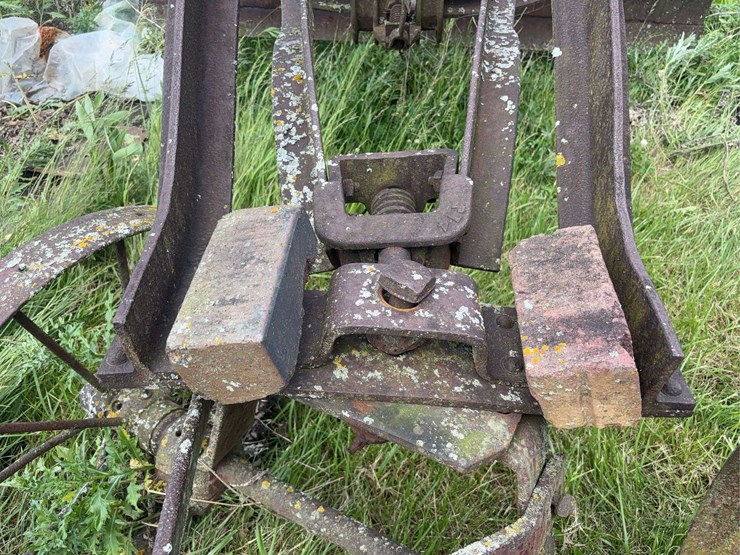 pull-type-road-grader-image-14