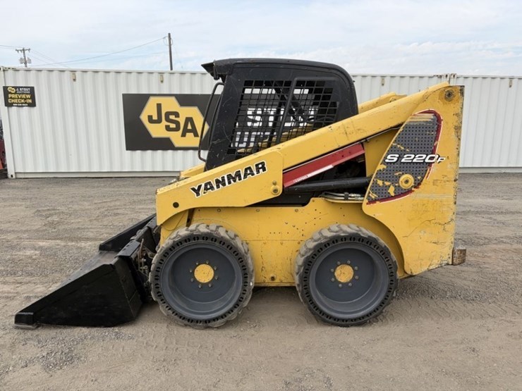 yanmar-s220r-image-7