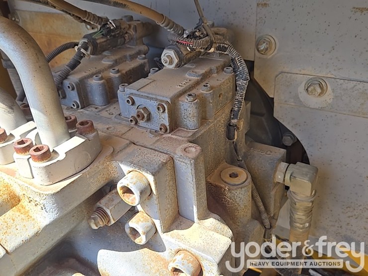 2011-deere-450d-lc-image-41