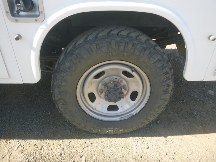 2022-ford-f350-image-17