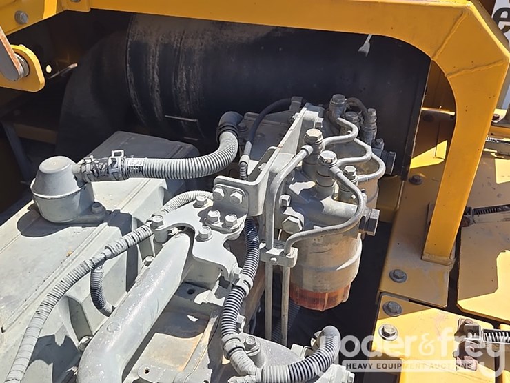 2011-deere-450d-lc-image-58