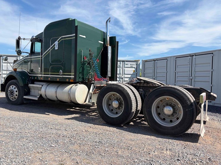 2001-kenworth-t800-image-8