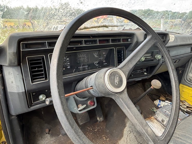 1985-ford-f700-image-15