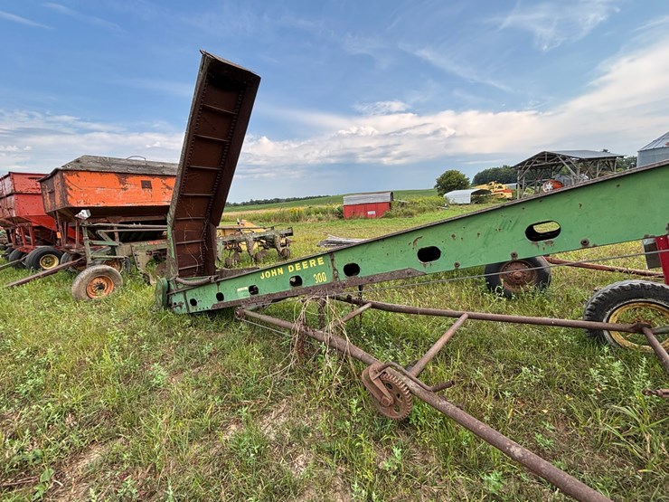 john-deere-300-image-7
