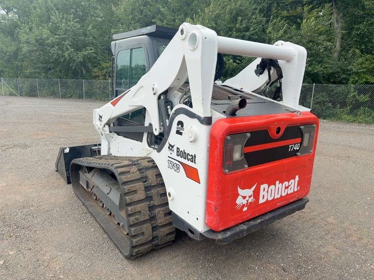 2020-bobcat-t740-image-3