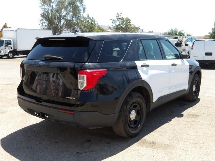 2020-ford-explorer-image-3