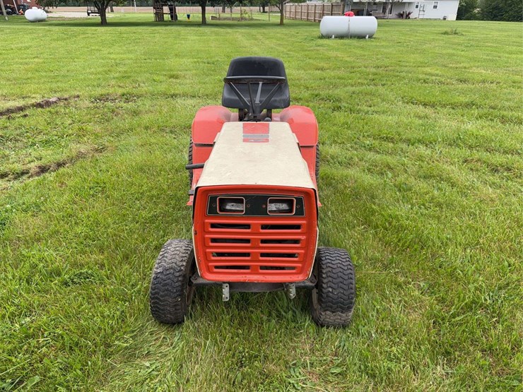 gilson-gt18he-garden-tractor-image-8