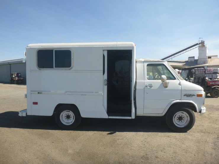 1988-chevrolet-g30-image-7
