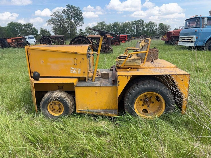 united-tractor-company-tug-image-8
