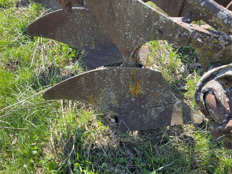 oliver-four-bottom-plow-image-21