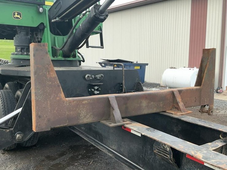 2015-deere-335d-image-42