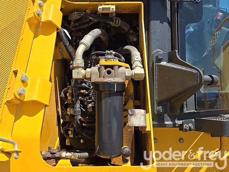 2023-komatsu-d61px-24-image-39