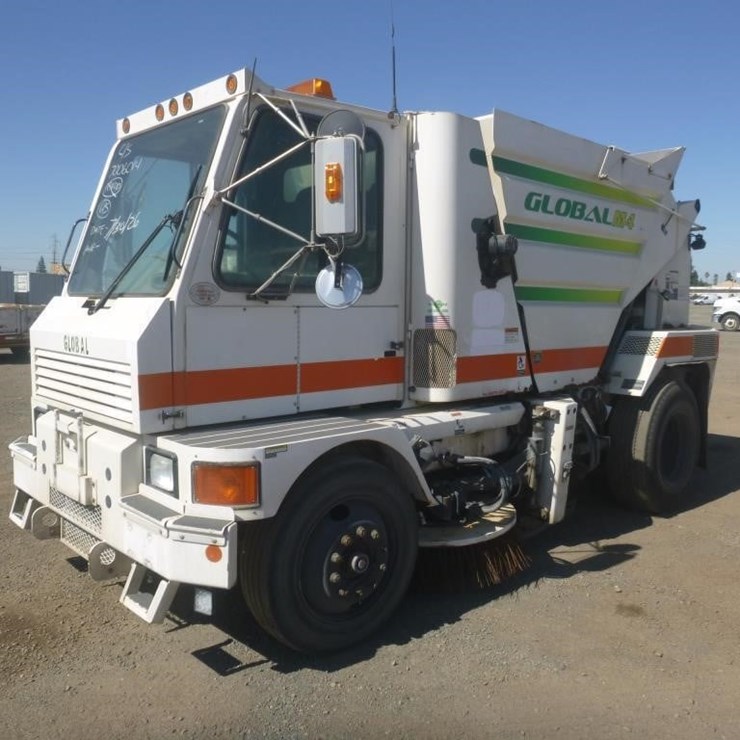 2013 GLOBAL M4 SWEEPER