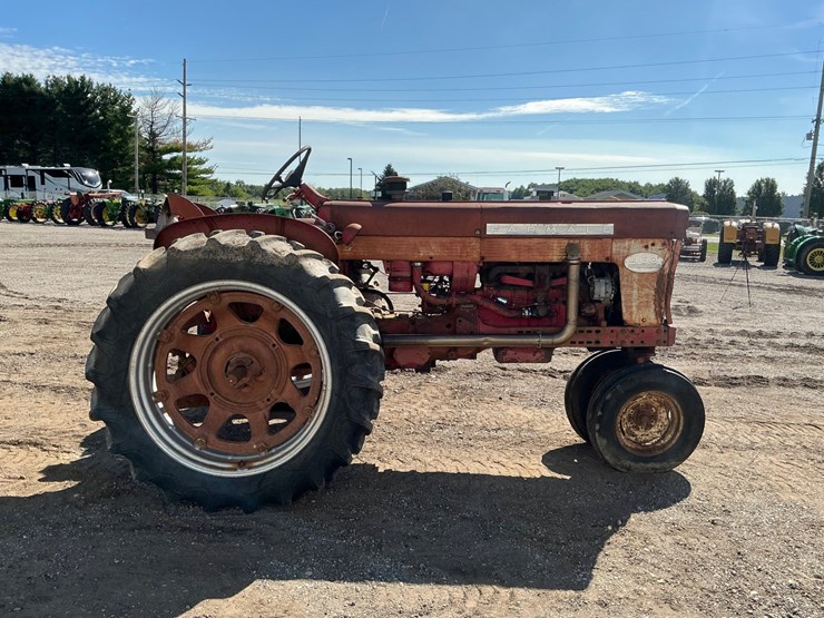 1960-case-ih-farmall-60-image-6